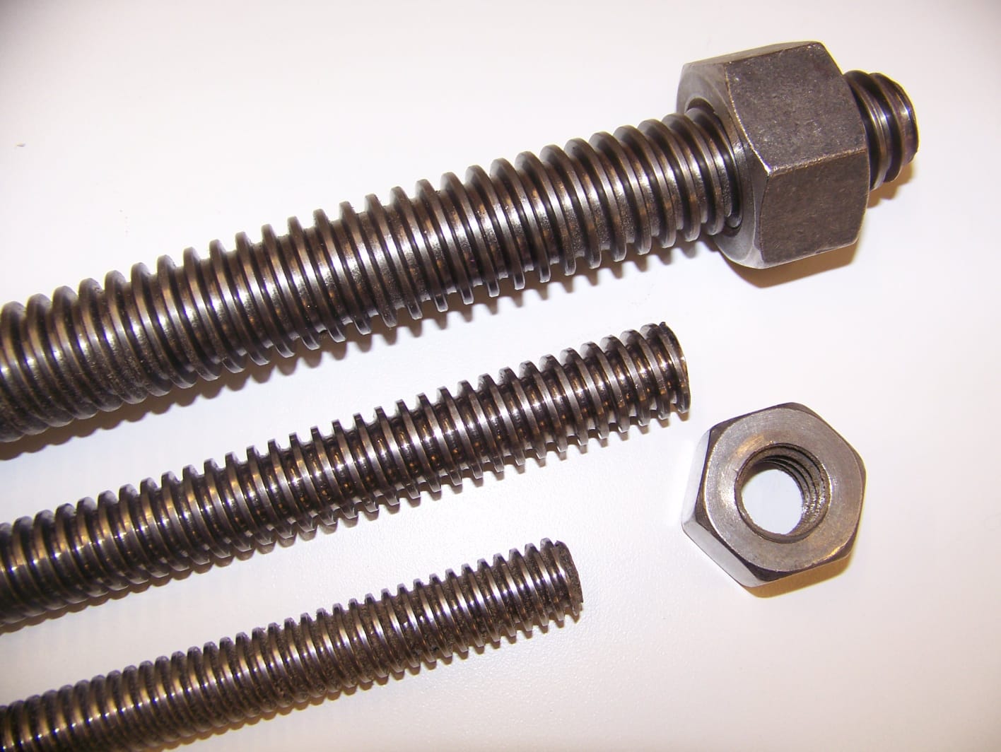 Threading rod nut