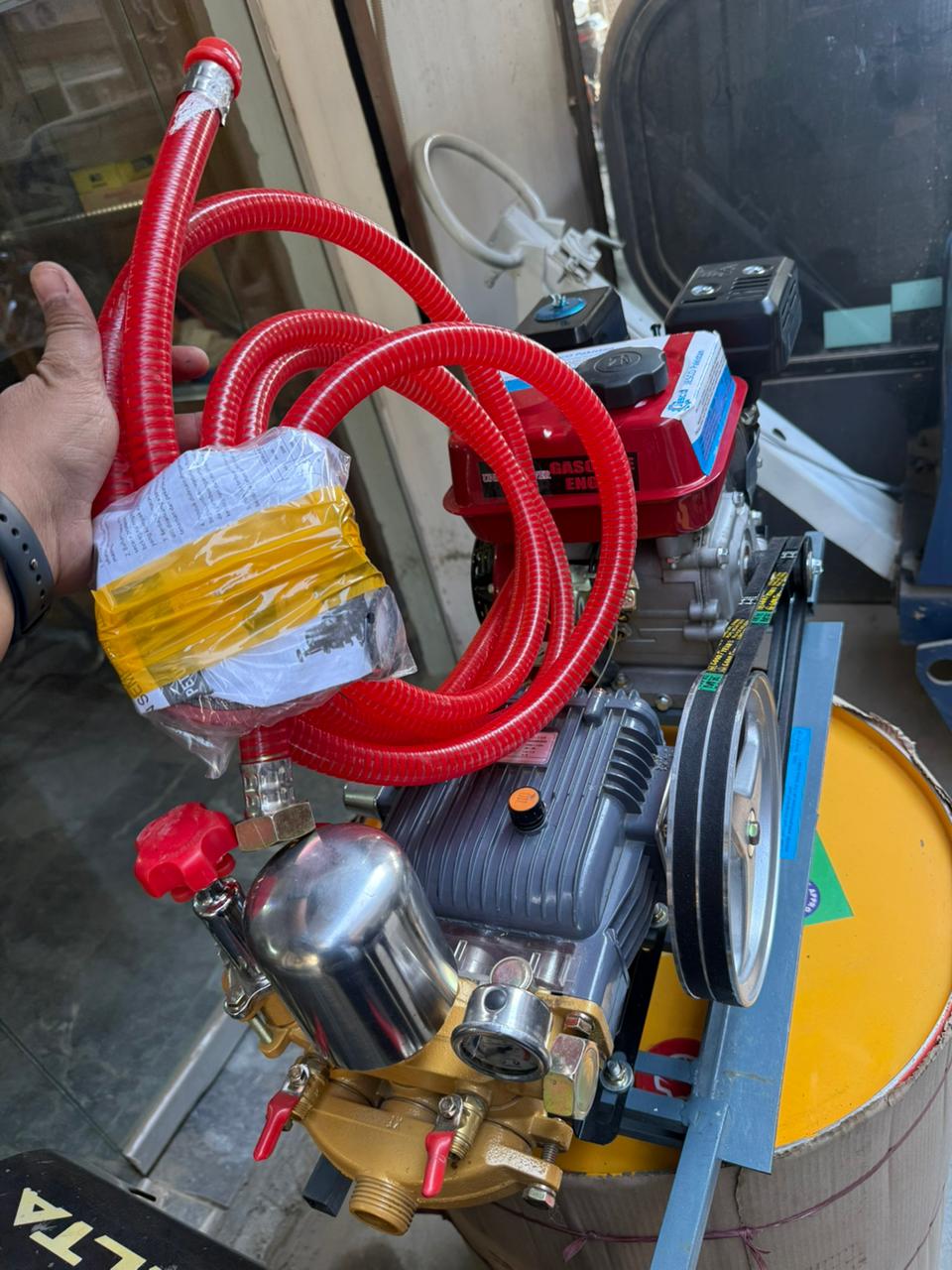 Heavy duty portable pressure washer  with 7 hp petrol engine
