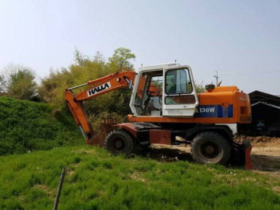 HALLA Excavator 130#